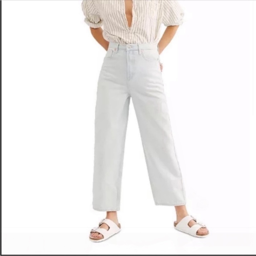 We The Free high rise relaxed light wash tapered mom jean